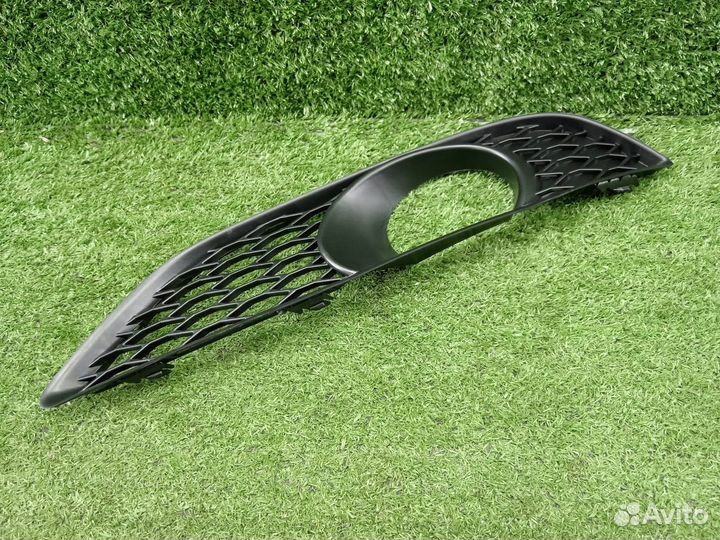 Решетка в бампер правая Audi Q7 4L 2009-2014г VAG