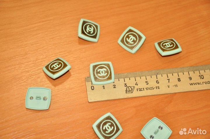 Пуговицы ментоловые квадратные Chanel - 22 мм