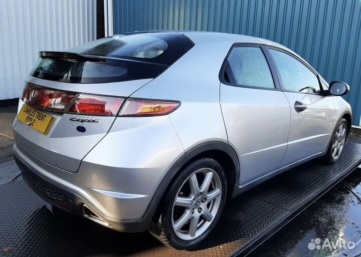 Разбирается honda Civic 5D 2006-2012