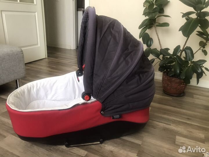 Продаю коляску Tutis Zippy 2 в 1