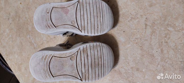 Босоножки кожа 20р