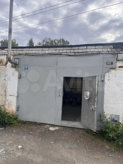 Гараж, > 30 м²