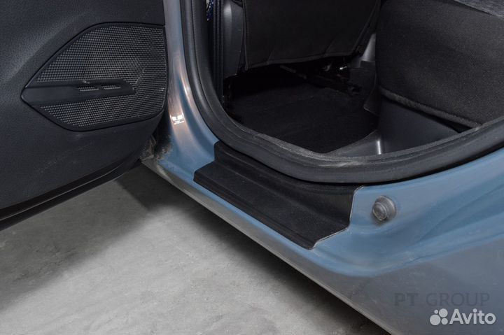 Накладки на пороги LADA Vesta