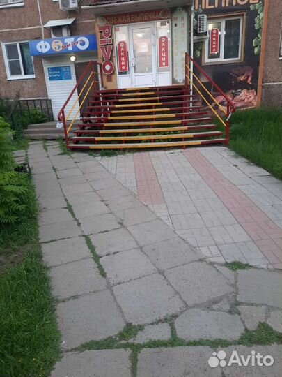 Продавец разливных напитков