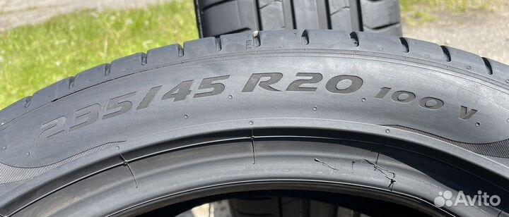 Pirelli P Zero 235/45 R20