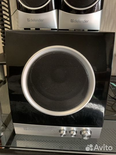 Колонки и буфер Defender