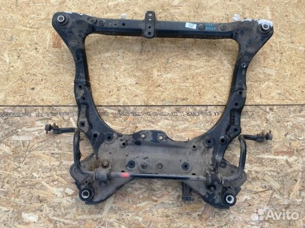 Подрамник б\у Тойота Камри 70 (2017-2024)