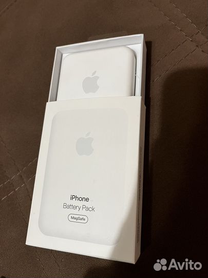 Повербанк apple