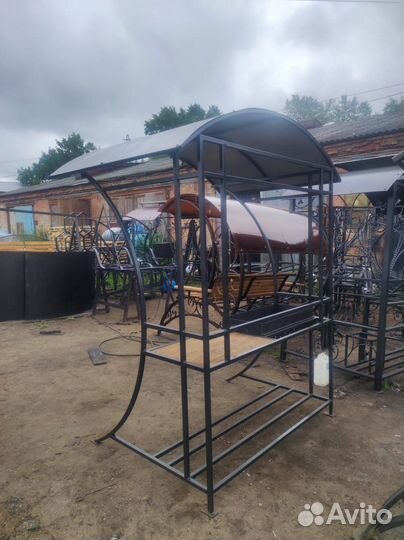 Мангал для дачи с крышей