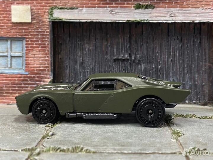 Бэтмобиль Бэтмена Готэмской версии