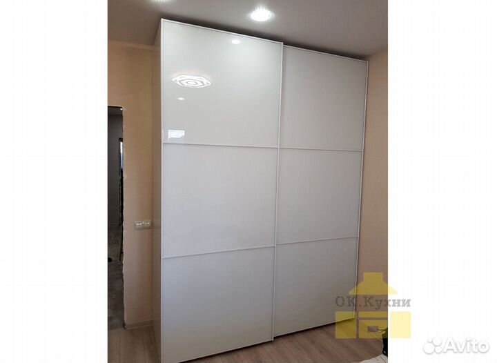 Распашной шкаф