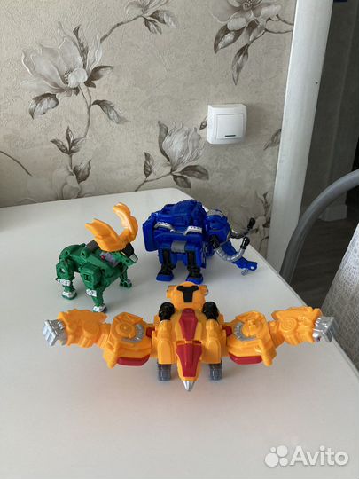 Робот металлион