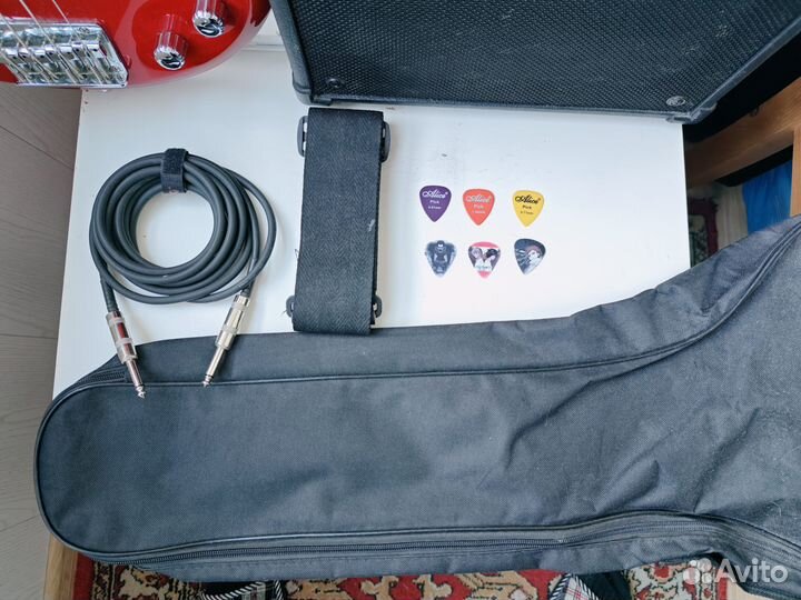 Бас гитара Ibanez GSR180 +бас комб Ibanez 15Вт