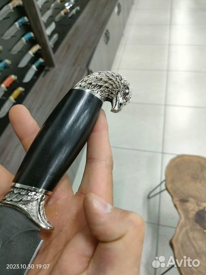 Нож из дамасской стали