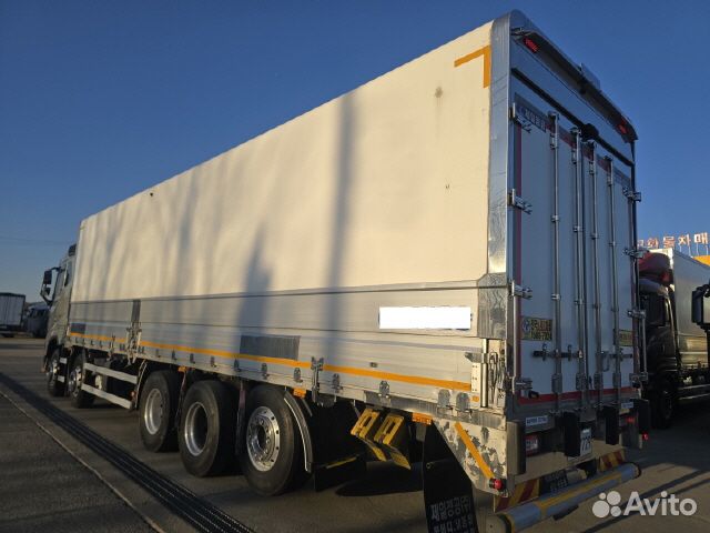 Промтоварный фургон Volvo F-Series, 2022