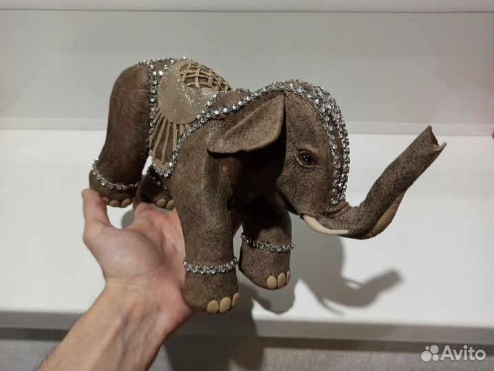 Статуэтка слон