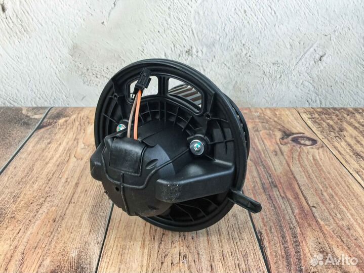 Моторчик печки для BMW X1/X3/X4 64119227670