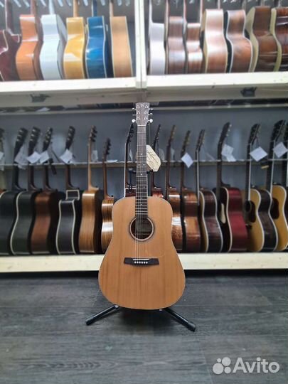 Акустическая гитара Kremona