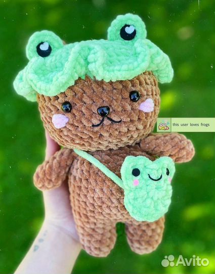 Плюшевый вязаный мишка