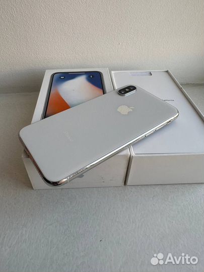 iPhone X, 64 ГБ