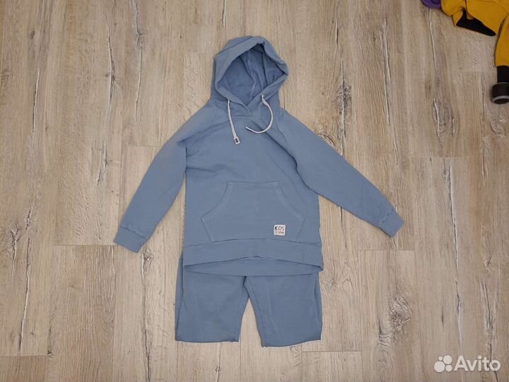 Спорт. костюмы (6 предм.) р.134 7 лет