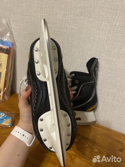 Коньки хоккейные