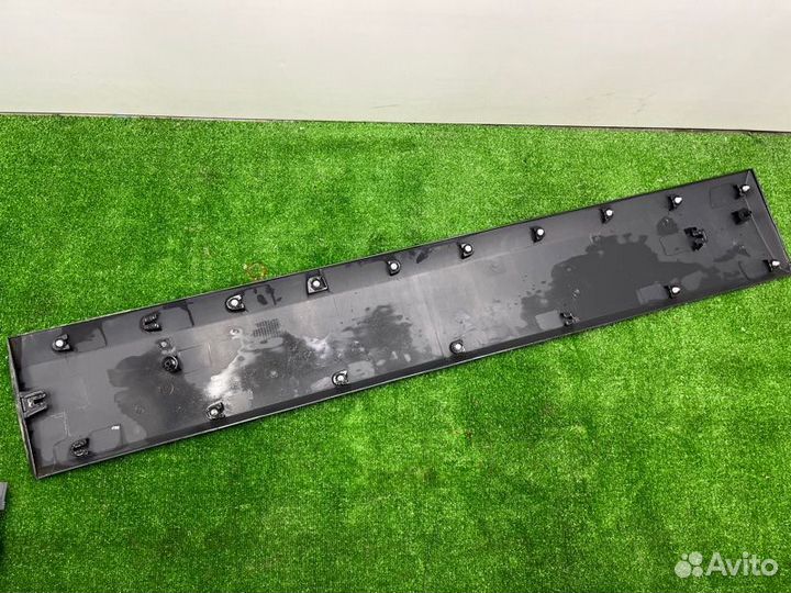 Накладка кузова задняя левая Ford Transit 8 MK8