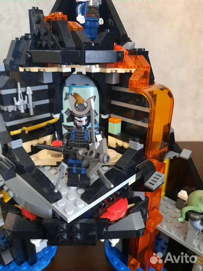 Lego ninjago Логово Гармодона в вулкане