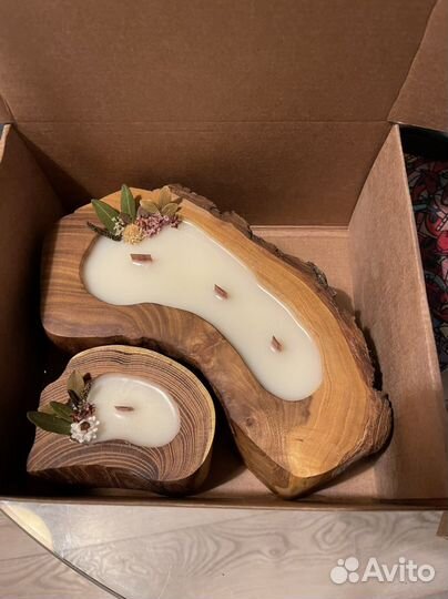 Подарок, свечи в дереве