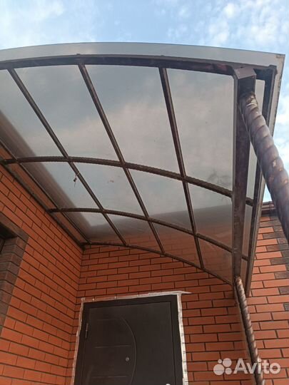 Козырек над крыльцом из поликарбоната