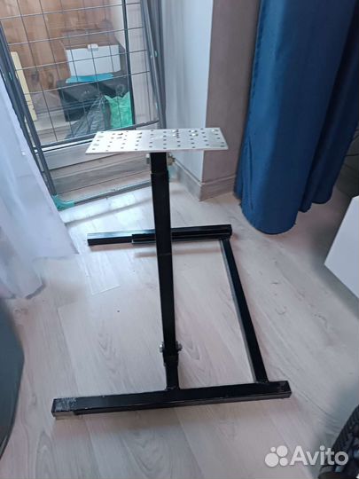 Стойка для игрового руля