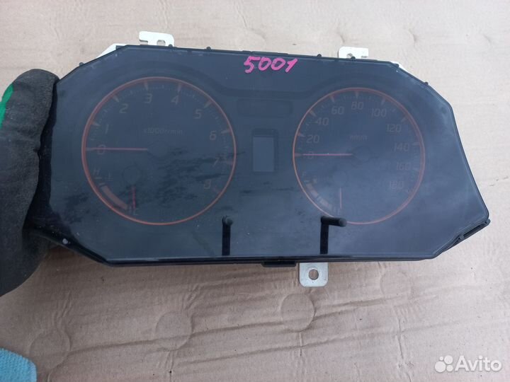 Панель приборов Nissan Avenir