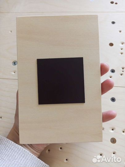 Магниты на дереве