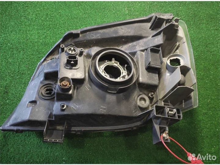 Фара правая Nissan X-Trail 2002