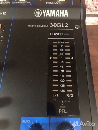 Микшерный пульт Yamaha MG12