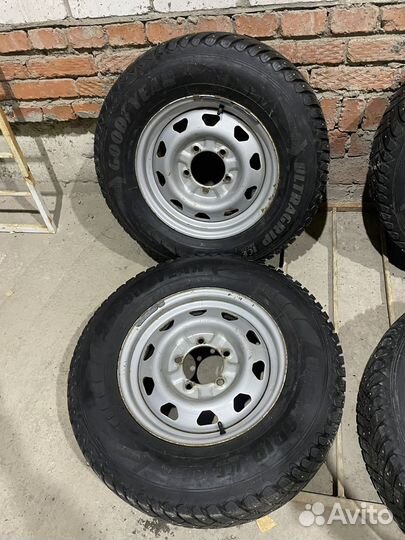 Колеса на УАЗ R16 Goodyear