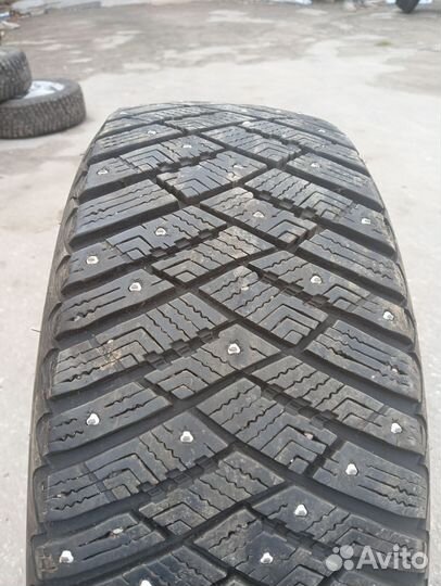 Goodyear Ultra Grip Ice Arctic 2 215/55 R17 98T