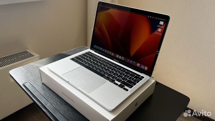 MacBook Pro 13 2022 m2 новый