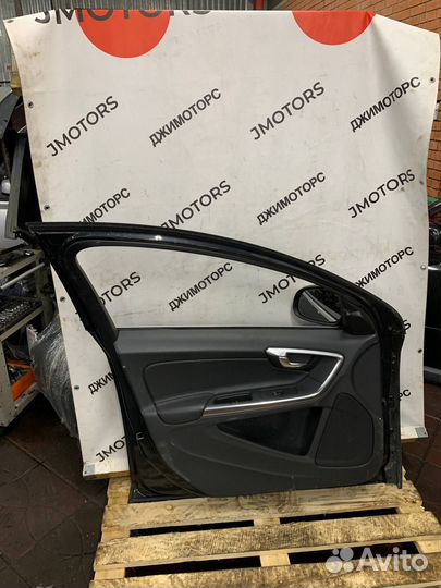 Дверь передняя левая Volvo V60 Вольво V60