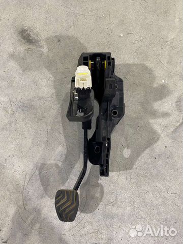 Педаль тормоза Renault Arkana