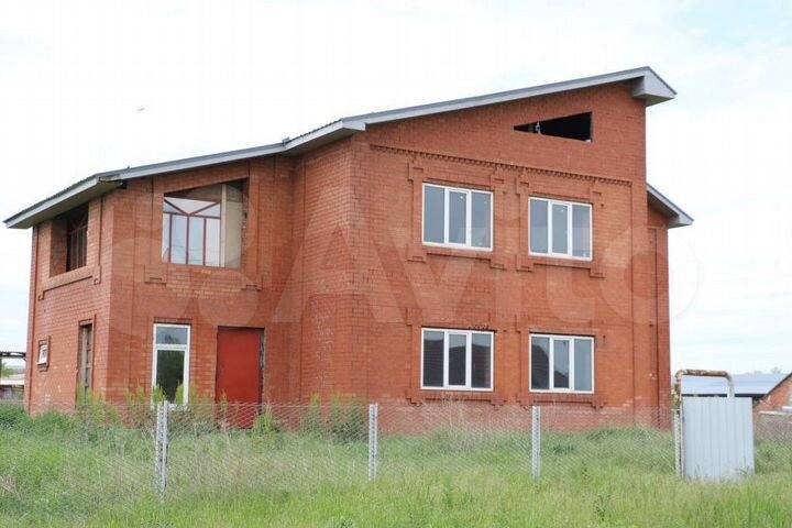 Дом 284 м² на участке 25 сот.