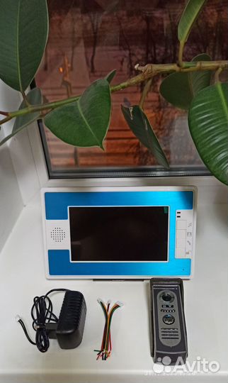 Видеодомофон цветной 7