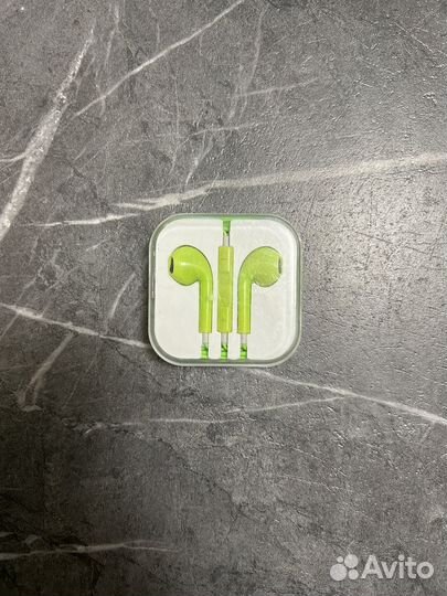 Проводные наушники