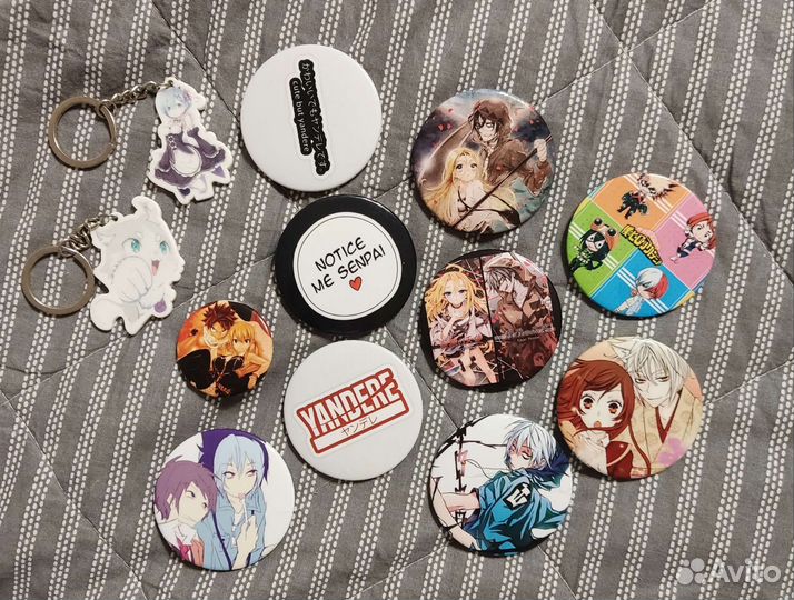 Значки, брелоки и плакаты аниме лот