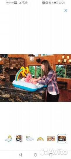 Пеленальный надувной матрас с игрушками