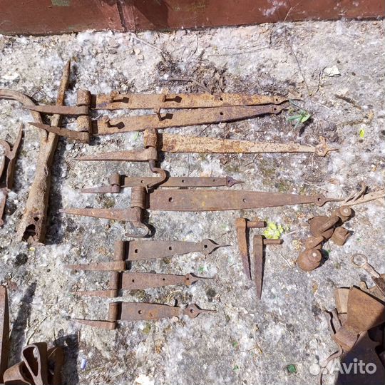 Кованые старинные петли