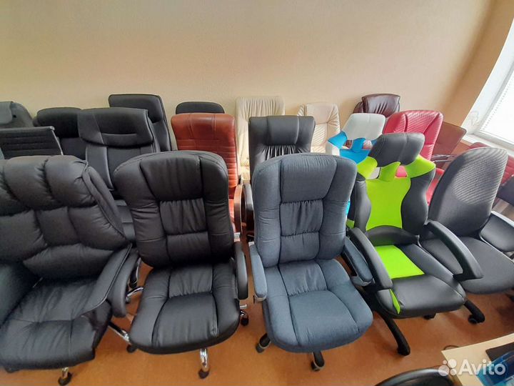 Офисное кресло 