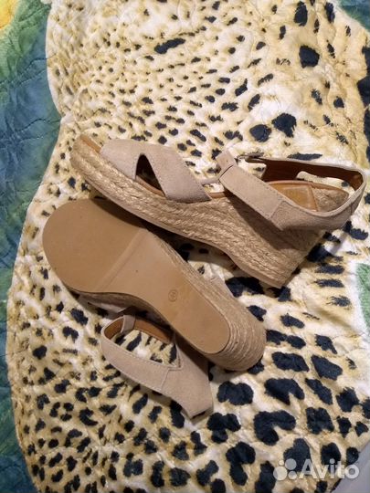 Босоножки женские