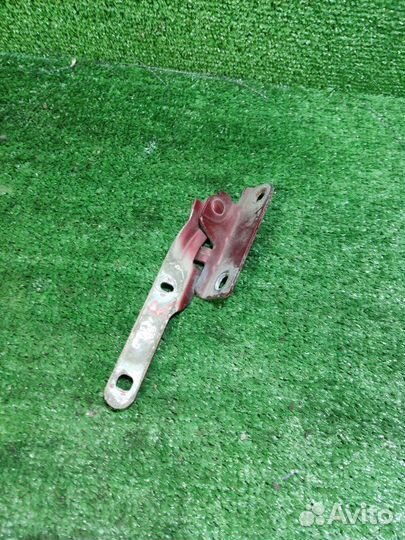 Петля капота правая Renault Logan