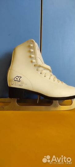 Коньки фигурные 37 р